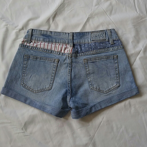 Shorts - Picture 4 of 7